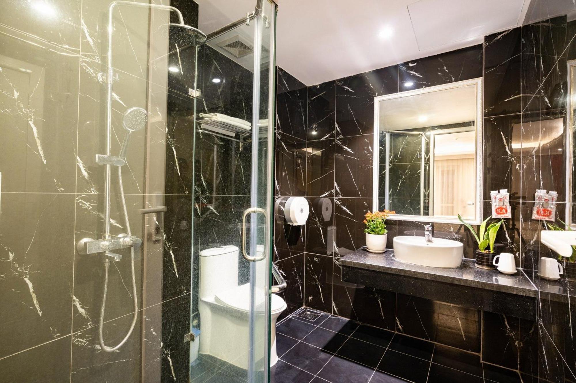 Kieu Anh Hotel - 81 Trung Kinh - By Bay Luxury Ханой Экстерьер фото